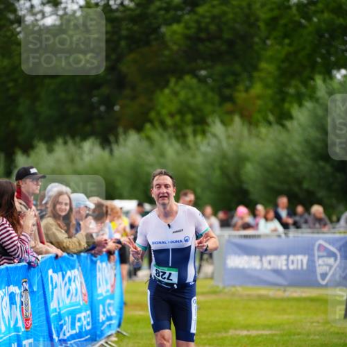 30.08.2026 - Elbe Triathlon Hamburg LAZAROV Photography http://msf.ph/oto/10056081 30.08.2026 11:07:34 Ziel 728 meine-sportfotos.de