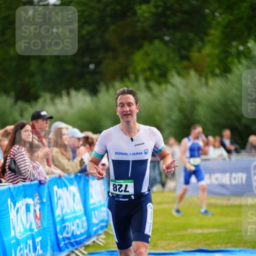 30.08.2026 - Elbe Triathlon Hamburg LAZAROV Photography http://msf.ph/oto/10056094 30.08.2026 11:07:35 Ziel 728 meine-sportfotos.de