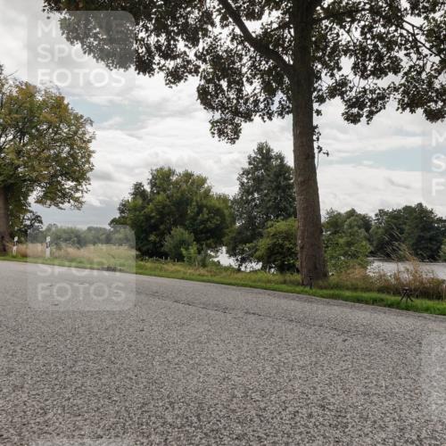 30.08.2026 - Elbe Triathlon Hamburg Michael Burmester http://msf.ph/oto/10056095 30.08.2026 13:00:22 Radfahren  meine-sportfotos.de