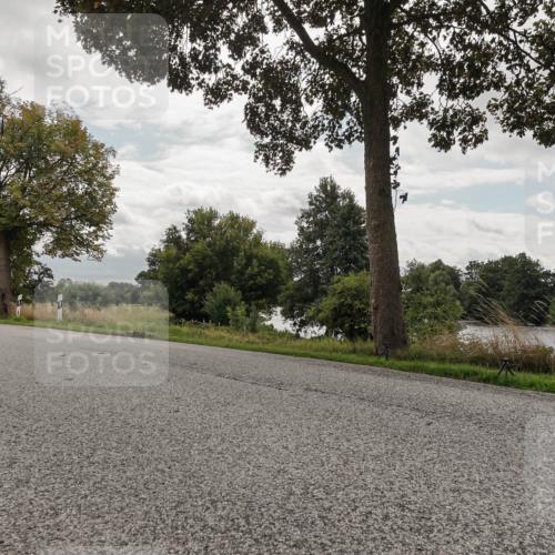 30.08.2026 - Elbe Triathlon Hamburg Michael Burmester http://msf.ph/oto/10056100 30.08.2026 13:00:29 Radfahren  meine-sportfotos.de