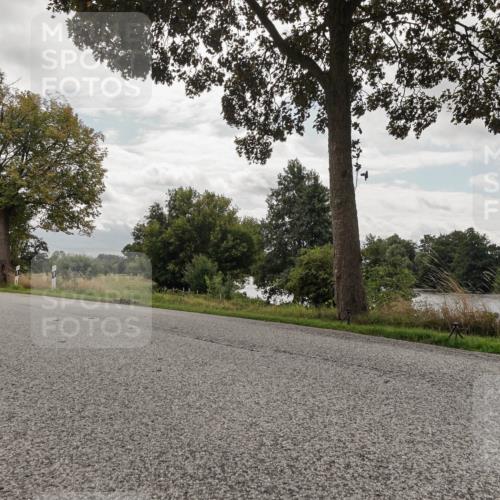 30.08.2026 - Elbe Triathlon Hamburg Michael Burmester http://msf.ph/oto/10056103 30.08.2026 13:00:31 Radfahren  meine-sportfotos.de
