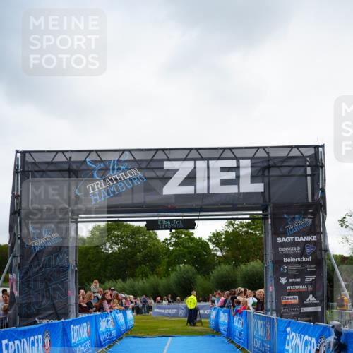 30.08.2026 - Elbe Triathlon Hamburg LAZAROV Photography http://msf.ph/oto/10056107 30.08.2026 11:07:56 Ziel  meine-sportfotos.de