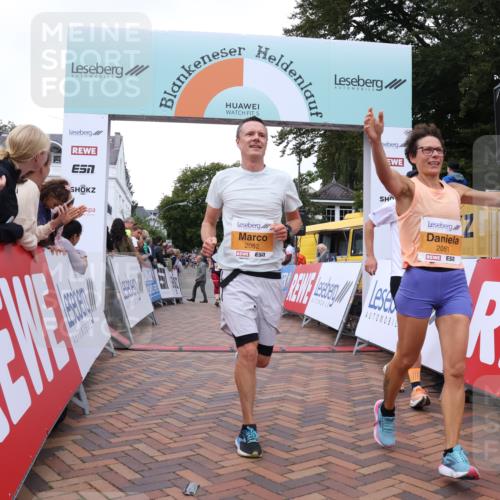 30.08.2026 - Blankeneser Heldenlauf Lena Gebhardt http://msf.ph/oto/10056126 30.08.2026 12:10:38 Ziel 2081, 2082, 2128, 2822, 4350 meine-sportfotos.de