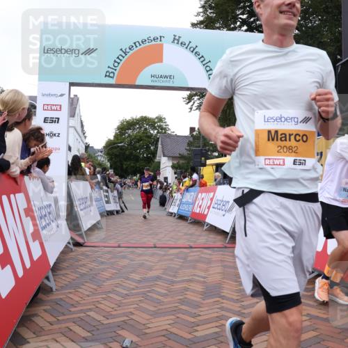 30.08.2026 - Blankeneser Heldenlauf Lena Gebhardt http://msf.ph/oto/10056138 30.08.2026 12:10:38 Ziel 2081, 2082, 2128, 2822, 4350 meine-sportfotos.de