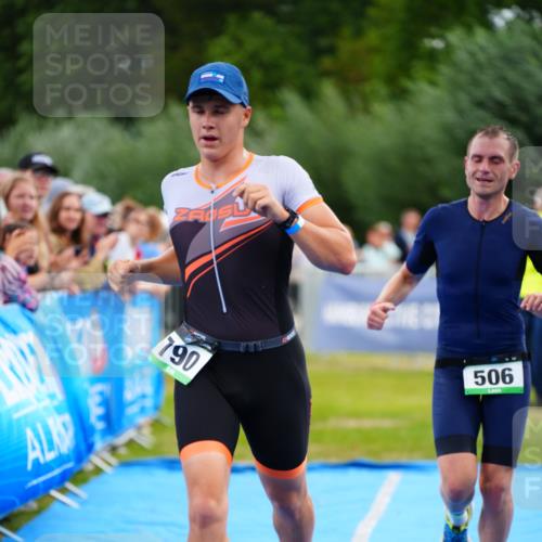 30.08.2026 - Elbe Triathlon Hamburg LAZAROV Photography http://msf.ph/oto/10056139 30.08.2026 11:08:22 Ziel 506, 790 meine-sportfotos.de