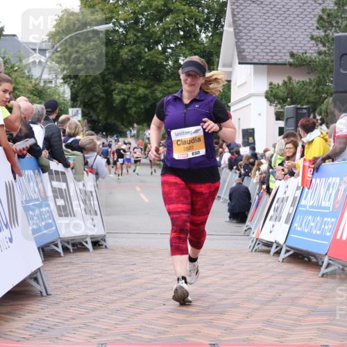 30.08.2026 - Blankeneser Heldenlauf Lena Gebhardt http://msf.ph/oto/10056144 30.08.2026 12:10:40 Ziel 2081, 2082, 2128, 2822, 4350 meine-sportfotos.de