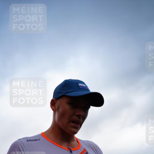 30.08.2026 - Elbe Triathlon Hamburg LAZAROV Photography http://msf.ph/oto/10056155 30.08.2026 11:08:27 Ziel  meine-sportfotos.de