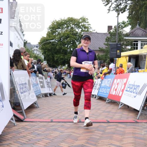 30.08.2026 - Blankeneser Heldenlauf Lena Gebhardt http://msf.ph/oto/10056158 30.08.2026 12:10:41 Ziel 2081, 2082, 2822, 4350 meine-sportfotos.de