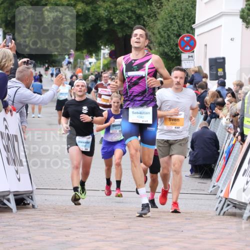30.08.2026 - Blankeneser Heldenlauf Lena Gebhardt http://msf.ph/oto/10056175 30.08.2026 12:10:49 Ziel 4127, 4137, 4342, 4367 meine-sportfotos.de