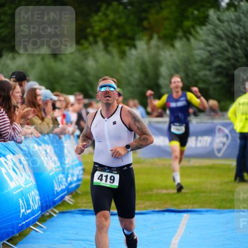 30.08.2026 - Elbe Triathlon Hamburg LAZAROV Photography http://msf.ph/oto/10056179 30.08.2026 11:08:39 Ziel 419, 590, 655, 1260 meine-sportfotos.de