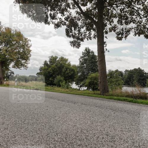30.08.2026 - Elbe Triathlon Hamburg Michael Burmester http://msf.ph/oto/10056185 30.08.2026 13:01:05 Radfahren  meine-sportfotos.de