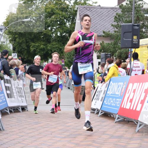 30.08.2026 - Blankeneser Heldenlauf Lena Gebhardt http://msf.ph/oto/10056196 30.08.2026 12:10:51 Ziel 2051, 4127, 4137, 4342, 4367 meine-sportfotos.de