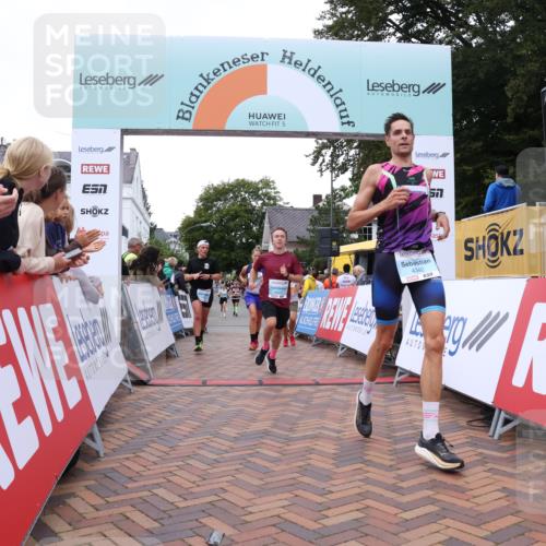 30.08.2026 - Blankeneser Heldenlauf Lena Gebhardt http://msf.ph/oto/10056207 30.08.2026 12:10:52 Ziel 2051, 4127, 4137, 4342, 4367 meine-sportfotos.de