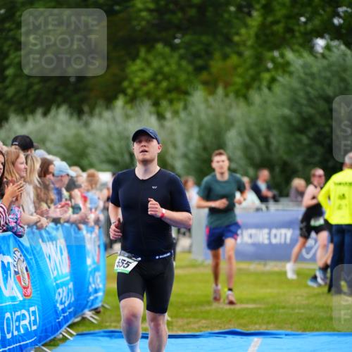 30.08.2026 - Elbe Triathlon Hamburg LAZAROV Photography http://msf.ph/oto/10056243 30.08.2026 11:08:52 Ziel 503, 555, 746, 1042 meine-sportfotos.de