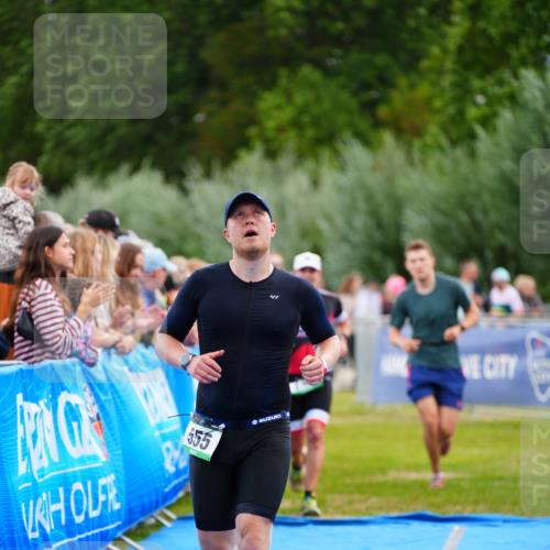 30.08.2026 - Elbe Triathlon Hamburg LAZAROV Photography http://msf.ph/oto/10056251 30.08.2026 11:08:53 Ziel 503, 555, 746, 1042 meine-sportfotos.de