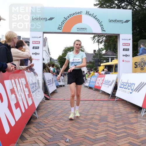 30.08.2026 - Blankeneser Heldenlauf Lena Gebhardt http://msf.ph/oto/10056277 30.08.2026 12:11:00 Ziel 2045, 2051, 4127, 4137, 4202, 4367 meine-sportfotos.de