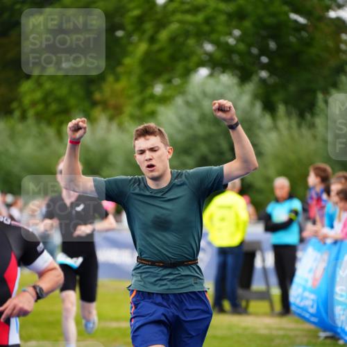 30.08.2026 - Elbe Triathlon Hamburg LAZAROV Photography http://msf.ph/oto/10056283 30.08.2026 11:08:56 Ziel 503, 555, 746, 1042 meine-sportfotos.de