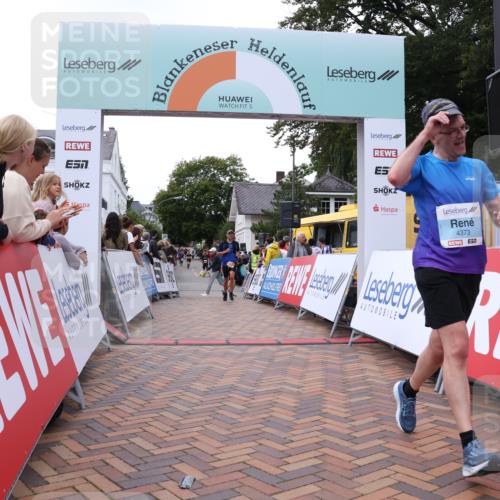 30.08.2026 - Blankeneser Heldenlauf Lena Gebhardt http://msf.ph/oto/10056363 30.08.2026 12:11:22 Ziel 2320, 2912, 4373, 4445 meine-sportfotos.de