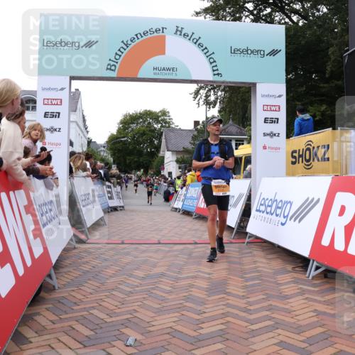 30.08.2026 - Blankeneser Heldenlauf Lena Gebhardt http://msf.ph/oto/10056374 30.08.2026 12:11:25 Ziel 2320, 4373, 4445 meine-sportfotos.de