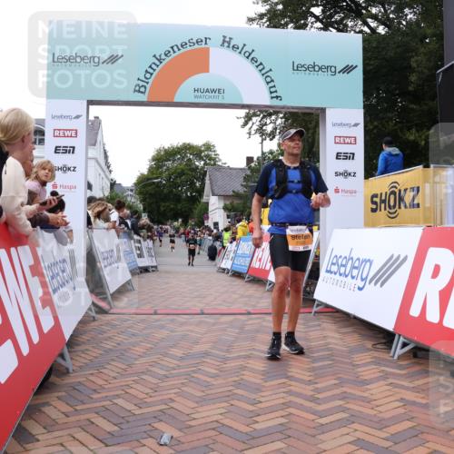 30.08.2026 - Blankeneser Heldenlauf Lena Gebhardt http://msf.ph/oto/10056377 30.08.2026 12:11:26 Ziel 2320, 4373, 4445 meine-sportfotos.de