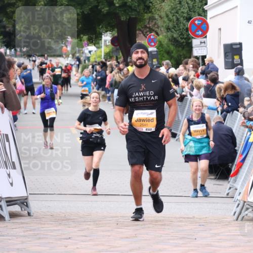30.08.2026 - Blankeneser Heldenlauf Lena Gebhardt http://msf.ph/oto/10056381 30.08.2026 12:11:30 Ziel 2320, 4445 meine-sportfotos.de