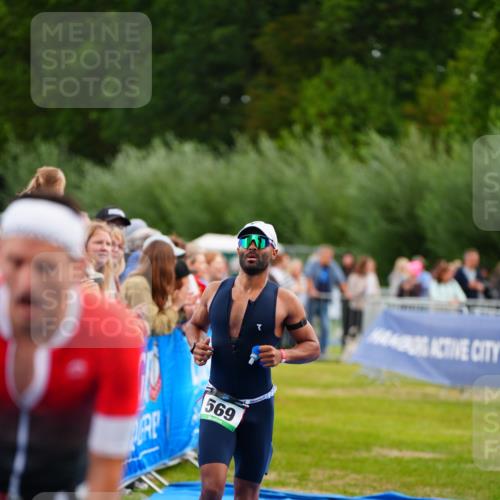 30.08.2026 - Elbe Triathlon Hamburg LAZAROV Photography http://msf.ph/oto/10056382 30.08.2026 11:09:45 Ziel 569, 1164 meine-sportfotos.de