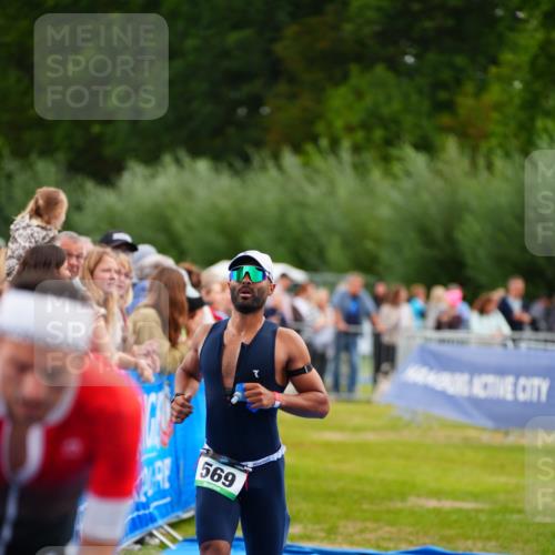 30.08.2026 - Elbe Triathlon Hamburg LAZAROV Photography http://msf.ph/oto/10056383 30.08.2026 11:09:45 Ziel 569, 1164 meine-sportfotos.de