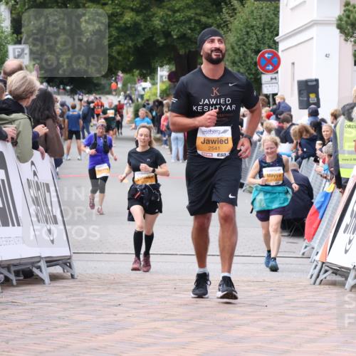 30.08.2026 - Blankeneser Heldenlauf Lena Gebhardt http://msf.ph/oto/10056385 30.08.2026 12:11:32 Ziel 2320, 2541, 4445 meine-sportfotos.de