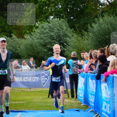 30.08.2026 - Elbe Triathlon Hamburg LAZAROV Photography http://msf.ph/oto/10056405 30.08.2026 11:09:54 Ziel 626, 1060 meine-sportfotos.de
