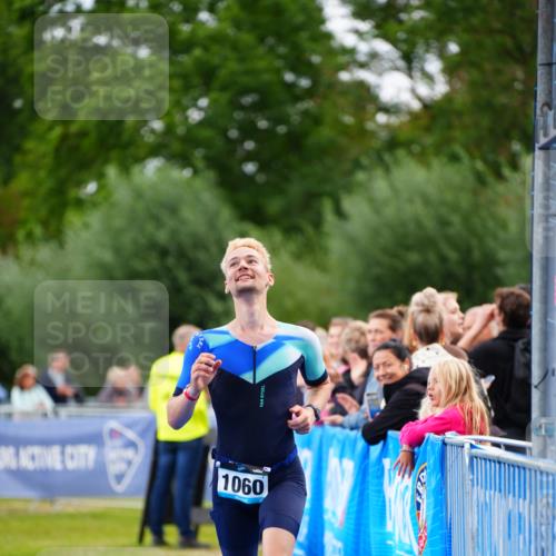 30.08.2026 - Elbe Triathlon Hamburg LAZAROV Photography http://msf.ph/oto/10056413 30.08.2026 11:09:56 Ziel 626, 1060 meine-sportfotos.de