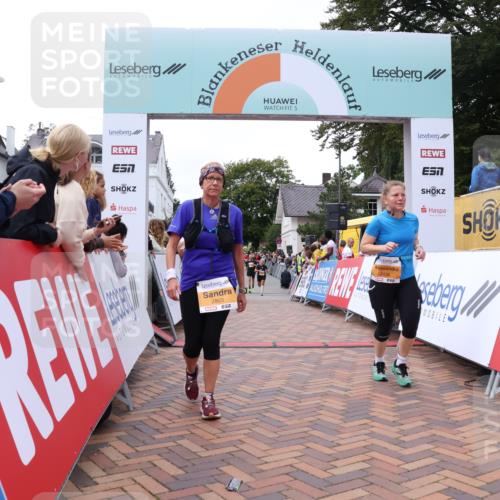 30.08.2026 - Blankeneser Heldenlauf Lena Gebhardt http://msf.ph/oto/10056425 30.08.2026 12:11:48 Ziel 2436, 2438, 2803 meine-sportfotos.de