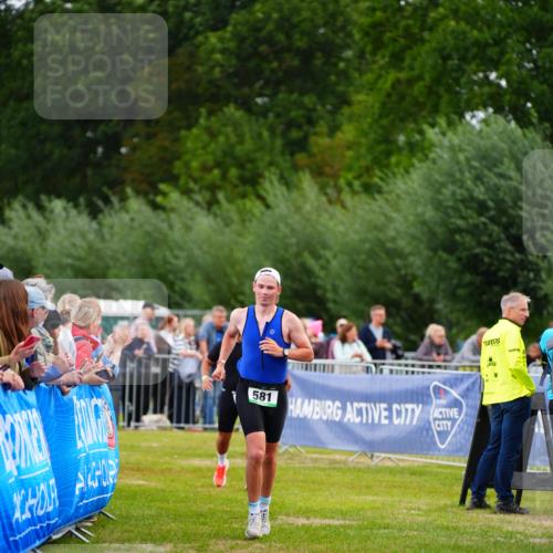 30.08.2026 - Elbe Triathlon Hamburg LAZAROV Photography http://msf.ph/oto/10056427 30.08.2026 11:10:08 Ziel 439, 581 meine-sportfotos.de