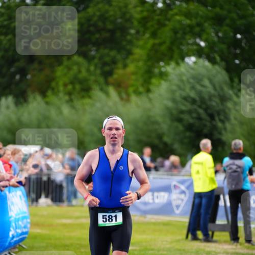 30.08.2026 - Elbe Triathlon Hamburg LAZAROV Photography http://msf.ph/oto/10056436 30.08.2026 11:10:10 Ziel 439, 581 meine-sportfotos.de