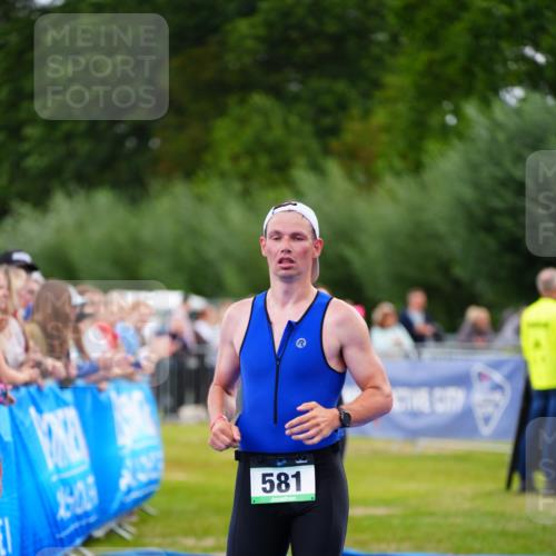 30.08.2026 - Elbe Triathlon Hamburg LAZAROV Photography http://msf.ph/oto/10056440 30.08.2026 11:10:11 Ziel 439, 581 meine-sportfotos.de