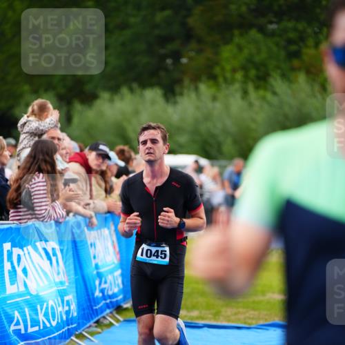 30.08.2026 - Elbe Triathlon Hamburg LAZAROV Photography http://msf.ph/oto/10056483 30.08.2026 11:10:43 Ziel 426, 513, 666, 678, 1045 meine-sportfotos.de