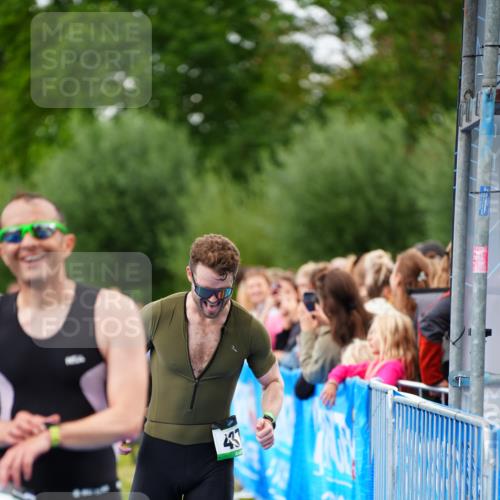 30.08.2026 - Elbe Triathlon Hamburg LAZAROV Photography http://msf.ph/oto/10056499 30.08.2026 11:10:53 Ziel 437, 541, 566, 666 meine-sportfotos.de