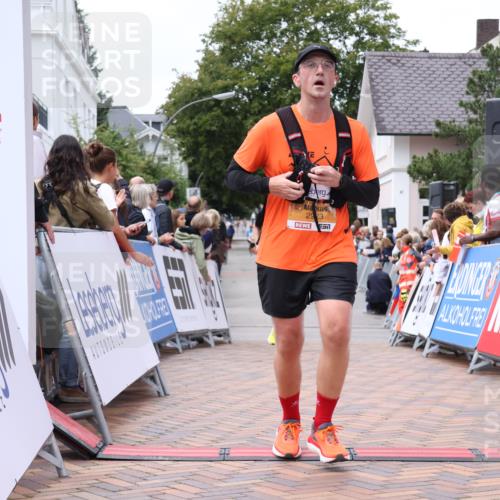 30.08.2026 - Blankeneser Heldenlauf Lena Gebhardt http://msf.ph/oto/10056513 30.08.2026 12:12:09 Ziel 2562, 2621, 2899, 2923, 4345, 4398 meine-sportfotos.de
