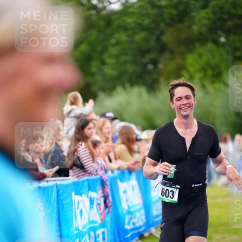 30.08.2026 - Elbe Triathlon Hamburg LAZAROV Photography http://msf.ph/oto/10056529 30.08.2026 11:11:10 Ziel 440, 603, 665, 1010 meine-sportfotos.de
