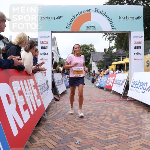 30.08.2026 - Blankeneser Heldenlauf Lena Gebhardt http://msf.ph/oto/10056557 30.08.2026 12:12:16 Ziel 2344, 2899, 2923, 4345, 4398 meine-sportfotos.de