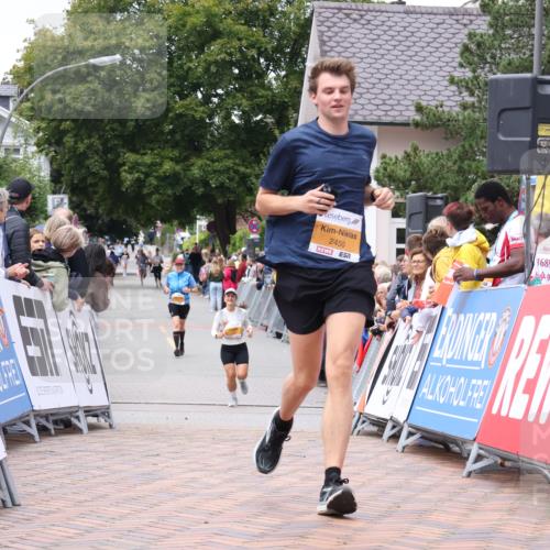 30.08.2026 - Blankeneser Heldenlauf Lena Gebhardt http://msf.ph/oto/10056576 30.08.2026 12:12:25 Ziel 2450 meine-sportfotos.de