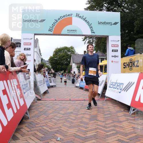 30.08.2026 - Blankeneser Heldenlauf Lena Gebhardt http://msf.ph/oto/10056579 30.08.2026 12:12:26 Ziel 2450 meine-sportfotos.de