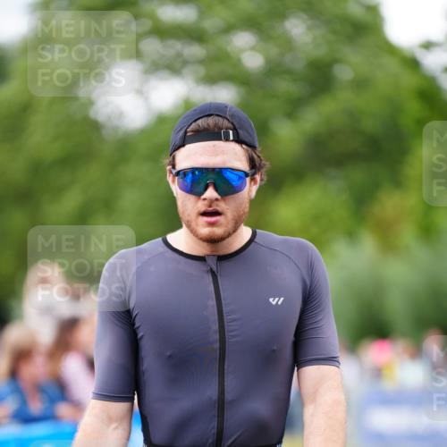30.08.2026 - Elbe Triathlon Hamburg LAZAROV Photography http://msf.ph/oto/10056598 30.08.2026 11:11:57 Ziel 415, 558 meine-sportfotos.de