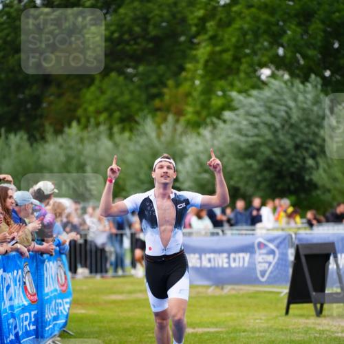 30.08.2026 - Elbe Triathlon Hamburg LAZAROV Photography http://msf.ph/oto/10056609 30.08.2026 11:12:07 Ziel 521, 558, 769 meine-sportfotos.de