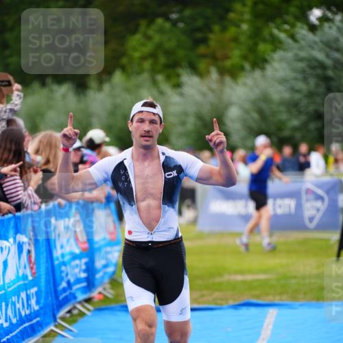 30.08.2026 - Elbe Triathlon Hamburg LAZAROV Photography http://msf.ph/oto/10056619 30.08.2026 11:12:08 Ziel 521, 769 meine-sportfotos.de