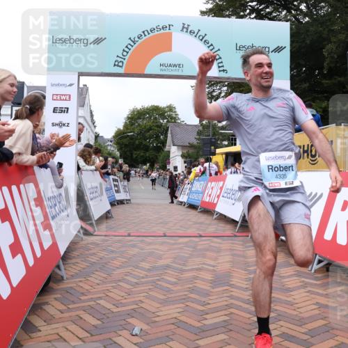 30.08.2026 - Blankeneser Heldenlauf Lena Gebhardt http://msf.ph/oto/10056631 30.08.2026 12:12:46 Ziel 4335 meine-sportfotos.de