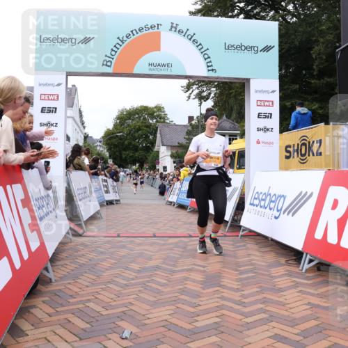30.08.2026 - Blankeneser Heldenlauf Lena Gebhardt http://msf.ph/oto/10056642 30.08.2026 12:12:56 Ziel 2808 meine-sportfotos.de