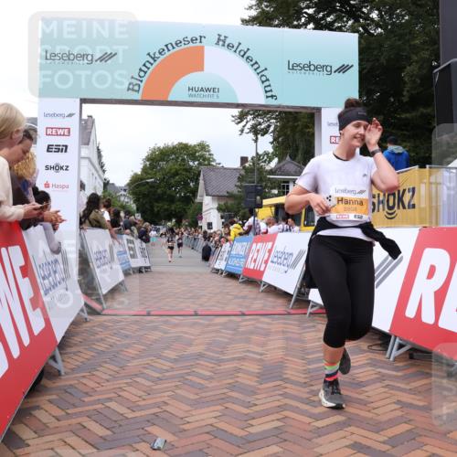 30.08.2026 - Blankeneser Heldenlauf Lena Gebhardt http://msf.ph/oto/10056648 30.08.2026 12:12:57 Ziel 2808 meine-sportfotos.de