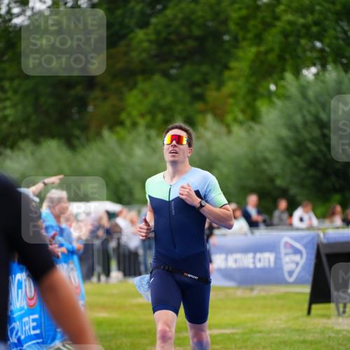 30.08.2026 - Elbe Triathlon Hamburg LAZAROV Photography http://msf.ph/oto/10056661 30.08.2026 11:12:19 Ziel 769, 1039 meine-sportfotos.de