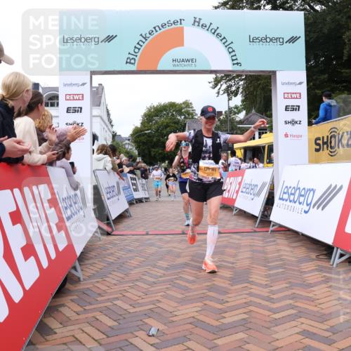 30.08.2026 - Blankeneser Heldenlauf Lena Gebhardt http://msf.ph/oto/10056662 30.08.2026 12:13:06 Ziel 2218, 2656 meine-sportfotos.de