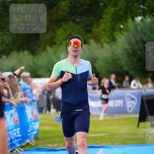 30.08.2026 - Elbe Triathlon Hamburg LAZAROV Photography http://msf.ph/oto/10056664 30.08.2026 11:12:19 Ziel 769, 1039 meine-sportfotos.de
